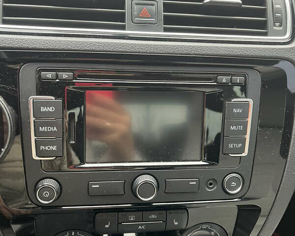 Серый Фольксваген Джетта, объемом двигателя 1.8 л и пробегом 105 тыс. км за 11500 $, фото 10 на Automoto.ua