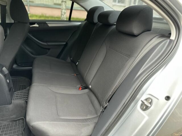 Серый Фольксваген Джетта, объемом двигателя 2 л и пробегом 199 тыс. км за 11500 $, фото 17 на Automoto.ua