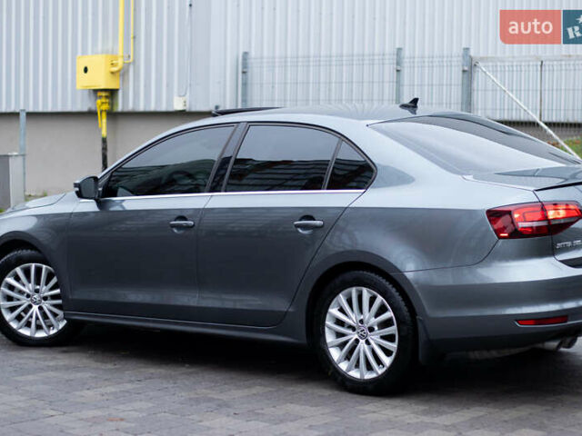 Серый Фольксваген Джетта, объемом двигателя 1.8 л и пробегом 157 тыс. км за 12500 $, фото 5 на Automoto.ua