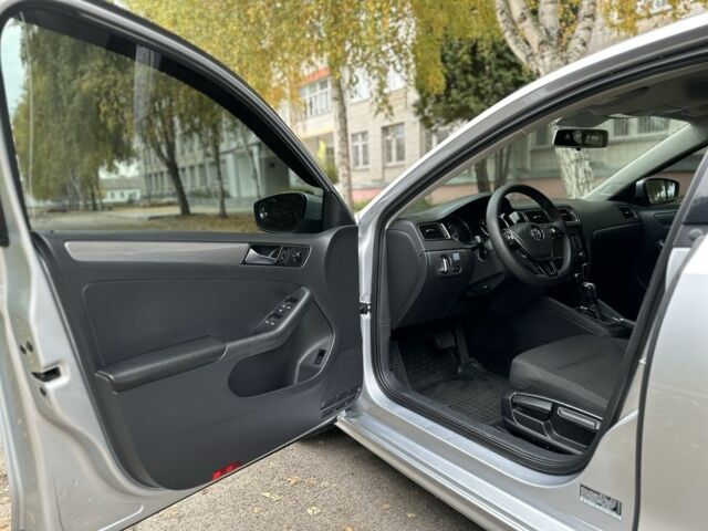 Серый Фольксваген Джетта, объемом двигателя 2 л и пробегом 199 тыс. км за 11500 $, фото 12 на Automoto.ua