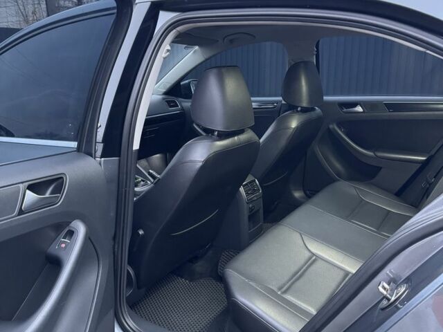 Серый Фольксваген Джетта, объемом двигателя 2 л и пробегом 167 тыс. км за 13300 $, фото 8 на Automoto.ua