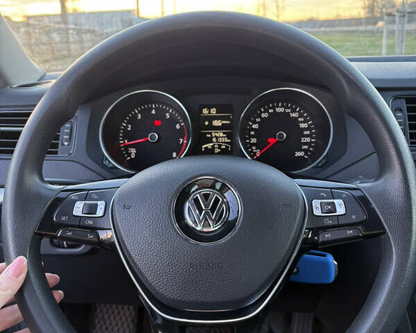 Сірий Фольксваген Джетта, об'ємом двигуна 2 л та пробігом 161 тис. км за 9800 $, фото 22 на Automoto.ua