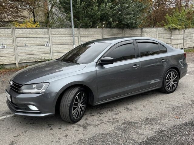 Серый Фольксваген Джетта, объемом двигателя 2 л и пробегом 235 тыс. км за 8999 $, фото 2 на Automoto.ua