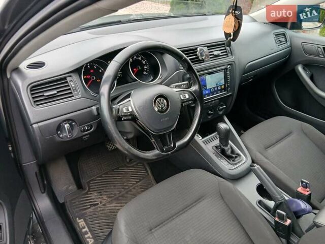 Фольксваген Джетта 2015 в Кременчуге на Automoto.ua Серый Фольксваген Джетта, объемом двигателя 2 л и пробегом 135 тыс. км за 11000 $, фото 8 на Automoto.ua