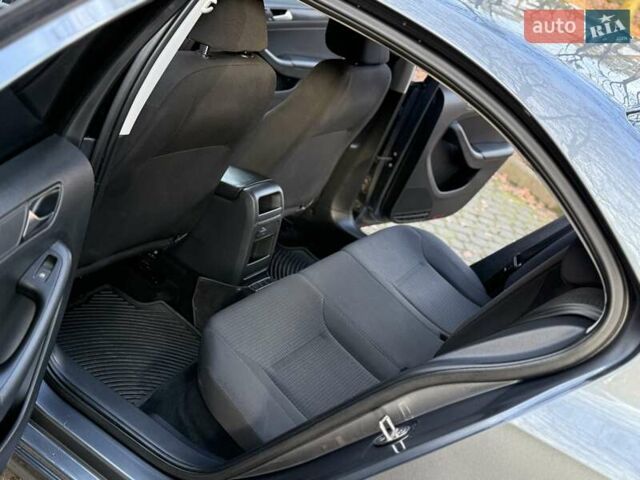 Серый Фольксваген Джетта, объемом двигателя 1.4 л и пробегом 100 тыс. км за 9200 $, фото 114 на Automoto.ua