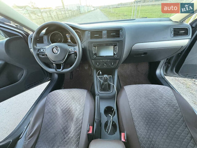 Сірий Фольксваген Джетта, об'ємом двигуна 2 л та пробігом 161 тис. км за 9800 $, фото 30 на Automoto.ua