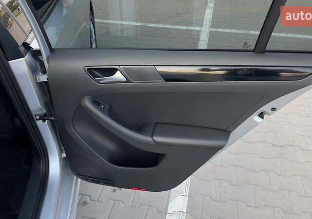 Серый Фольксваген Джетта, объемом двигателя 1.8 л и пробегом 160 тыс. км за 9599 $, фото 20 на Automoto.ua