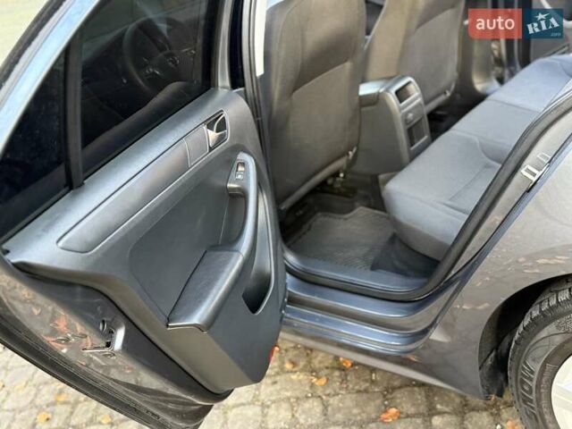 Серый Фольксваген Джетта, объемом двигателя 1.4 л и пробегом 100 тыс. км за 9200 $, фото 111 на Automoto.ua