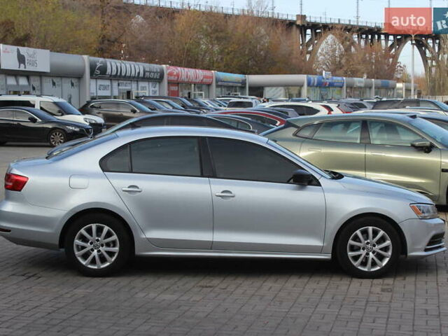 Серый Фольксваген Джетта, объемом двигателя 1.8 л и пробегом 177 тыс. км за 10999 $, фото 2 на Automoto.ua