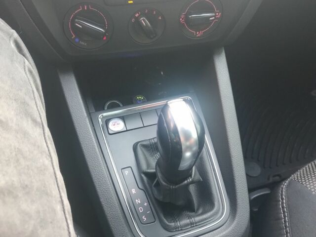 Серый Фольксваген Джетта, объемом двигателя 2 л и пробегом 200 тыс. км за 8500 $, фото 5 на Automoto.ua