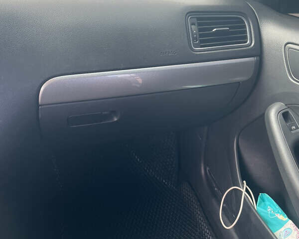 Сірий Фольксваген Джетта, об'ємом двигуна 1.8 л та пробігом 163 тис. км за 9200 $, фото 11 на Automoto.ua