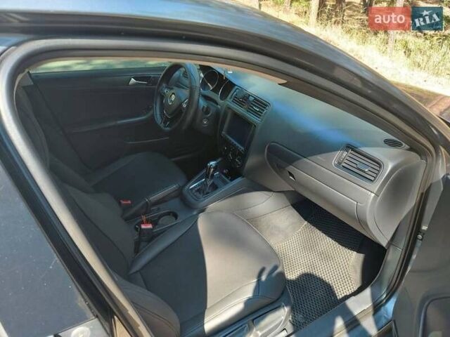 Серый Фольксваген Джетта, объемом двигателя 2 л и пробегом 197 тыс. км за 10500 $, фото 1 на Automoto.ua