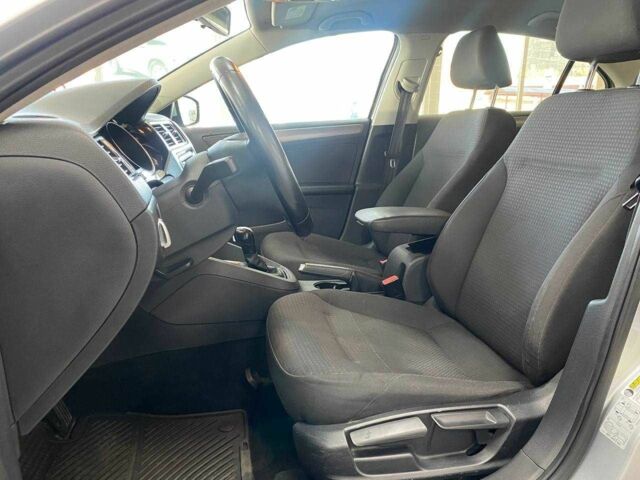 Фольксваген Джетта 2015 у Києві на Automoto.ua Сірий Фольксваген Джетта, об'ємом двигуна 2 л та пробігом 151 тис. км за 9490 $, фото 17 на Automoto.ua