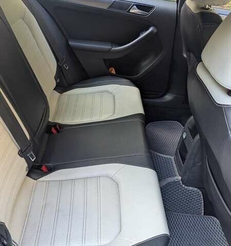 Серый Фольксваген Джетта, объемом двигателя 1.8 л и пробегом 126 тыс. км за 12500 $, фото 9 на Automoto.ua