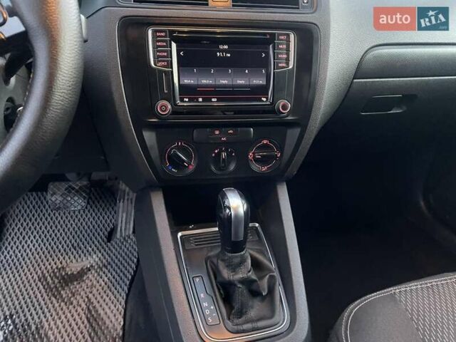 Серый Фольксваген Джетта, объемом двигателя 1.39 л и пробегом 187 тыс. км за 6999 $, фото 8 на Automoto.ua