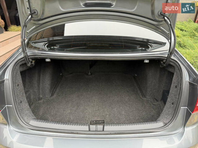 Сірий Фольксваген Джетта, об'ємом двигуна 2 л та пробігом 175 тис. км за 12499 $, фото 45 на Automoto.ua