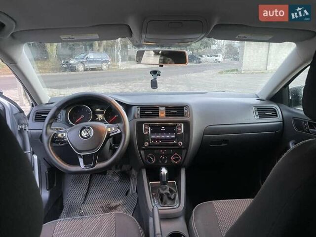 Серый Фольксваген Джетта, объемом двигателя 1.39 л и пробегом 187 тыс. км за 6999 $, фото 7 на Automoto.ua