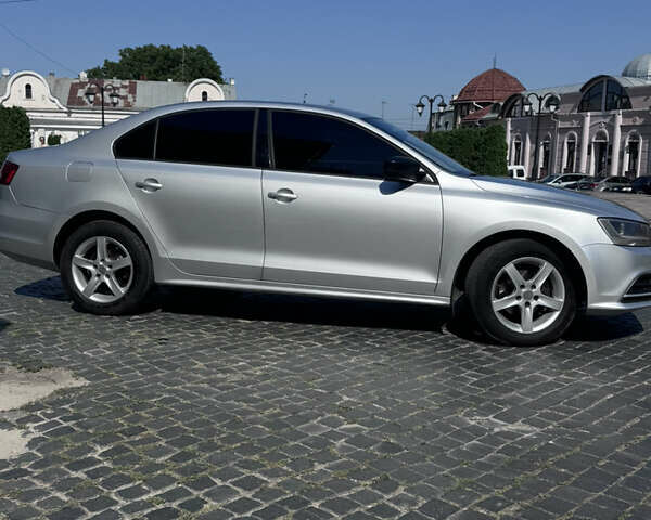 Фольксваген Джетта 2015 в Черновцах на Automoto.ua Серый Фольксваген Джетта, объемом двигателя 2 л и пробегом 310 тыс. км за 9500 $, фото 9 на Automoto.ua
