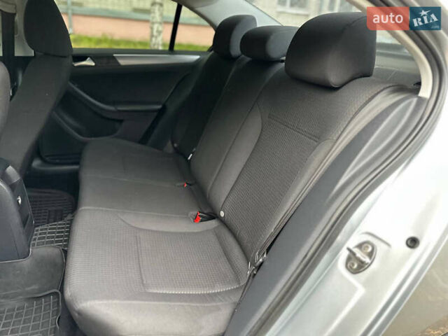 Сірий Фольксваген Джетта, об'ємом двигуна 2 л та пробігом 198 тис. км за 11500 $, фото 33 на Automoto.ua