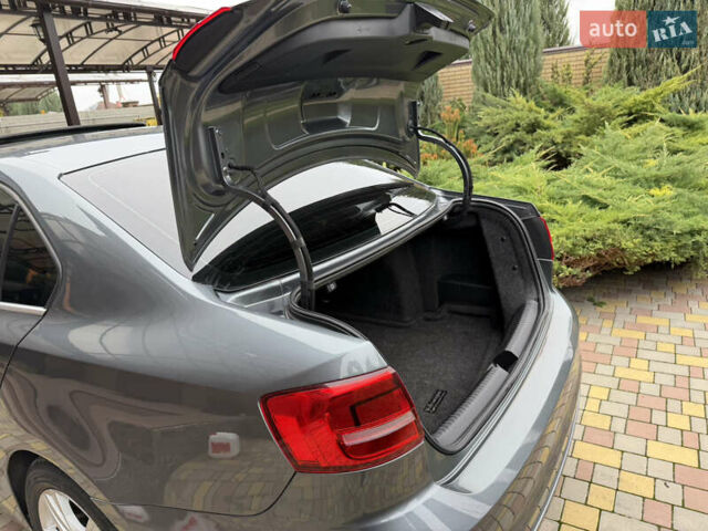Сірий Фольксваген Джетта, об'ємом двигуна 2 л та пробігом 175 тис. км за 12499 $, фото 47 на Automoto.ua