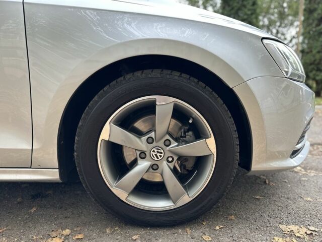 Серый Фольксваген Джетта, объемом двигателя 2 л и пробегом 199 тыс. км за 11500 $, фото 4 на Automoto.ua