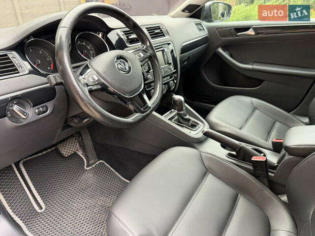 Сірий Фольксваген Джетта, об'ємом двигуна 2 л та пробігом 175 тис. км за 12499 $, фото 33 на Automoto.ua