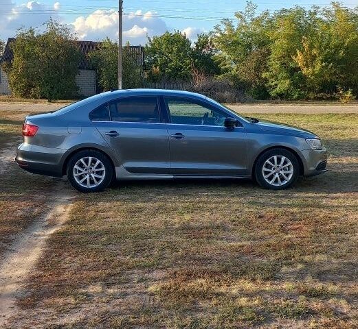 Серый Фольксваген Джетта, объемом двигателя 2 л и пробегом 270 тыс. км за 8300 $, фото 2 на Automoto.ua