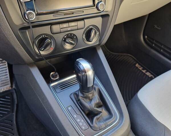 Серый Фольксваген Джетта, объемом двигателя 1.98 л и пробегом 229 тыс. км за 8900 $, фото 15 на Automoto.ua