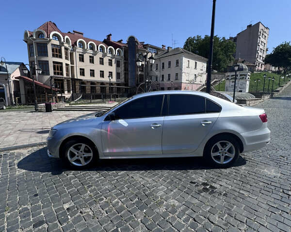 Фольксваген Джетта 2015 в Черновцах на Automoto.ua Серый Фольксваген Джетта, объемом двигателя 2 л и пробегом 310 тыс. км за 9500 $, фото 8 на Automoto.ua