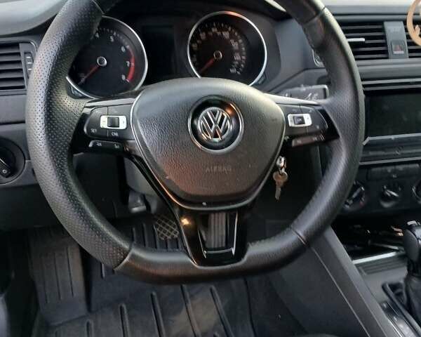 Серый Фольксваген Джетта, объемом двигателя 1.4 л и пробегом 280 тыс. км за 8600 $, фото 3 на Automoto.ua