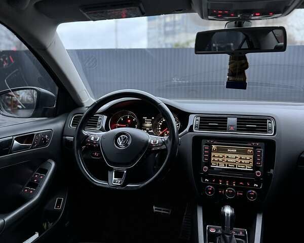 Серый Фольксваген Джетта, объемом двигателя 1.97 л и пробегом 167 тыс. км за 13300 $, фото 11 на Automoto.ua