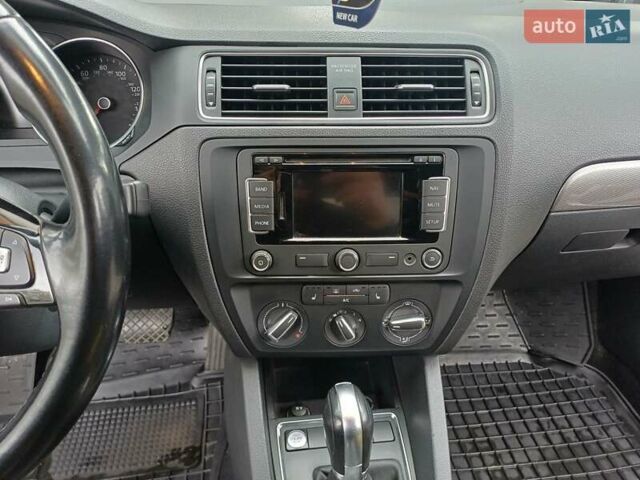 Сірий Фольксваген Джетта, об'ємом двигуна 1.8 л та пробігом 82 тис. км за 12300 $, фото 10 на Automoto.ua