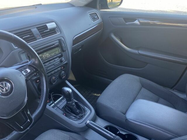 Серый Фольксваген Джетта, объемом двигателя 1.4 л и пробегом 217 тыс. км за 10700 $, фото 9 на Automoto.ua