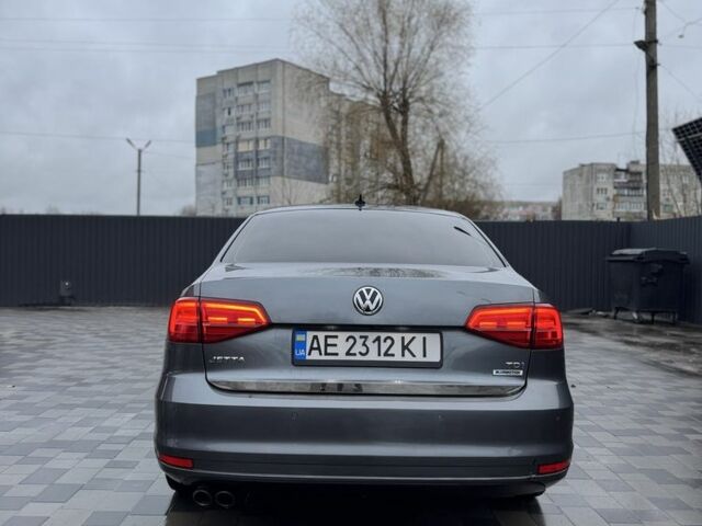 Серый Фольксваген Джетта, объемом двигателя 2 л и пробегом 167 тыс. км за 13300 $, фото 3 на Automoto.ua