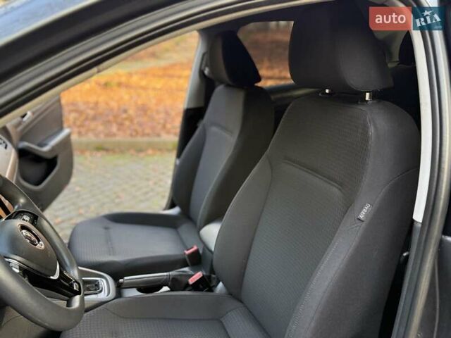 Серый Фольксваген Джетта, объемом двигателя 1.4 л и пробегом 100 тыс. км за 9200 $, фото 90 на Automoto.ua