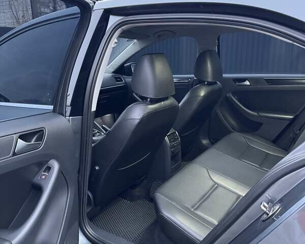 Серый Фольксваген Джетта, объемом двигателя 1.97 л и пробегом 167 тыс. км за 13300 $, фото 8 на Automoto.ua