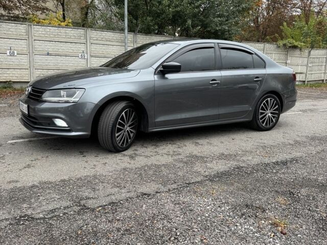 Серый Фольксваген Джетта, объемом двигателя 2 л и пробегом 235 тыс. км за 8999 $, фото 3 на Automoto.ua