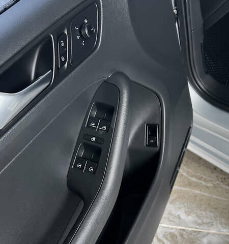 Серый Фольксваген Джетта, объемом двигателя 1.8 л и пробегом 169 тыс. км за 8900 $, фото 32 на Automoto.ua