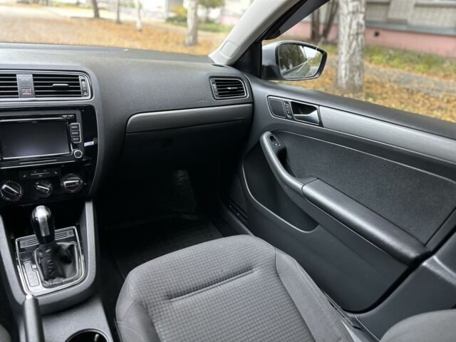 Серый Фольксваген Джетта, объемом двигателя 2 л и пробегом 199 тыс. км за 11500 $, фото 20 на Automoto.ua