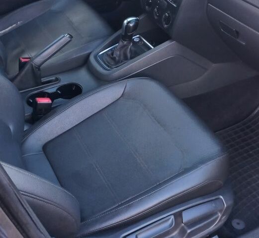 Серый Фольксваген Джетта, объемом двигателя 2 л и пробегом 270 тыс. км за 8300 $, фото 8 на Automoto.ua