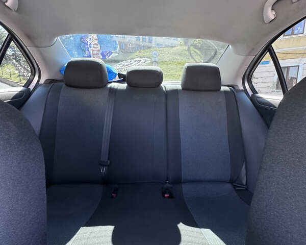 Фольксваген Джетта 2015 в Черновцах на Automoto.ua Серый Фольксваген Джетта, объемом двигателя 2 л и пробегом 310 тыс. км за 9500 $, фото 5 на Automoto.ua