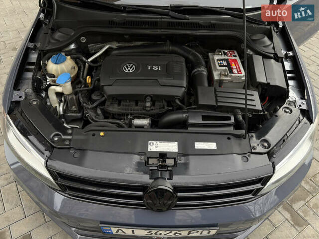 Серый Фольксваген Джетта, объемом двигателя 1.8 л и пробегом 123 тыс. км за 10000 $, фото 13 на Automoto.ua