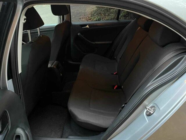 Серый Фольксваген Джетта, объемом двигателя 1.4 л и пробегом 245 тыс. км за 7700 $, фото 11 на Automoto.ua