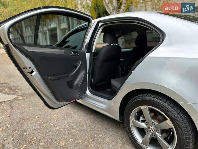 Сірий Фольксваген Джетта, об'ємом двигуна 2 л та пробігом 198 тис. км за 11500 $, фото 31 на Automoto.ua