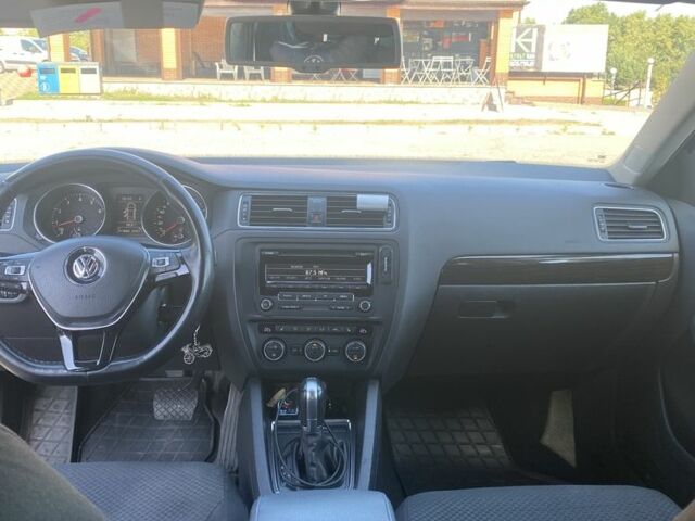 Серый Фольксваген Джетта, объемом двигателя 1.4 л и пробегом 217 тыс. км за 10700 $, фото 11 на Automoto.ua