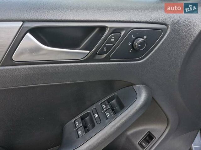 Сірий Фольксваген Джетта, об'ємом двигуна 1.8 л та пробігом 278 тис. км за 9999 $, фото 11 на Automoto.ua