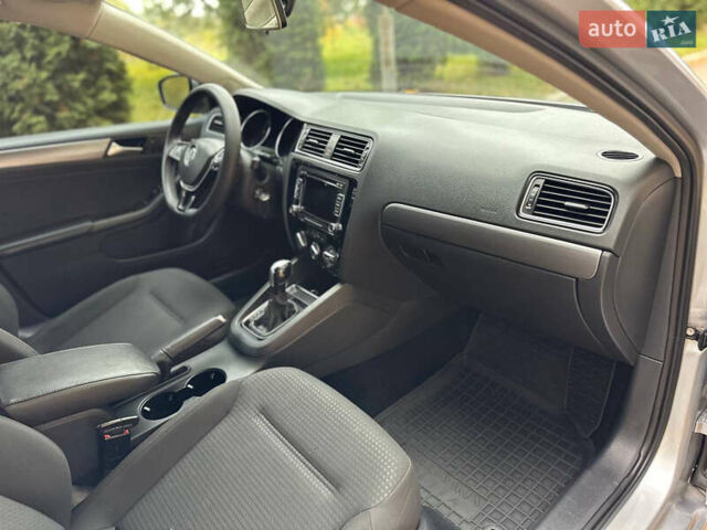 Сірий Фольксваген Джетта, об'ємом двигуна 2 л та пробігом 198 тис. км за 11500 $, фото 39 на Automoto.ua