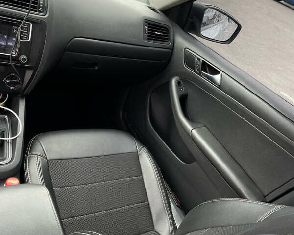 Сірий Фольксваген Джетта, об'ємом двигуна 1.4 л та пробігом 210 тис. км за 9500 $, фото 11 на Automoto.ua