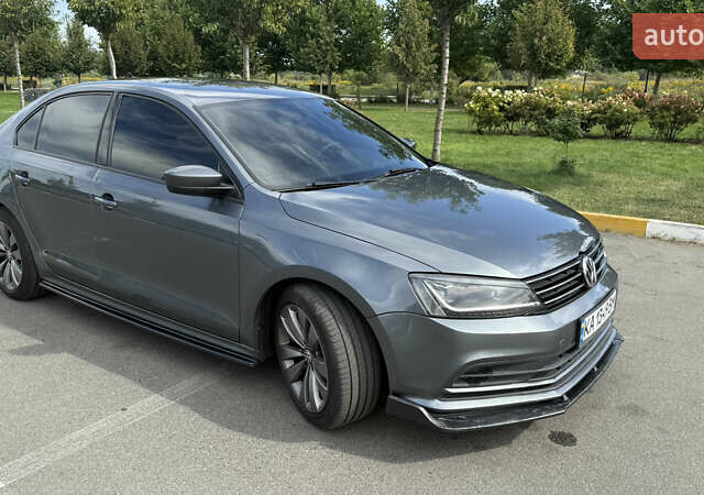 Серый Фольксваген Джетта, объемом двигателя 1.39 л и пробегом 133 тыс. км за 10900 $, фото 4 на Automoto.ua