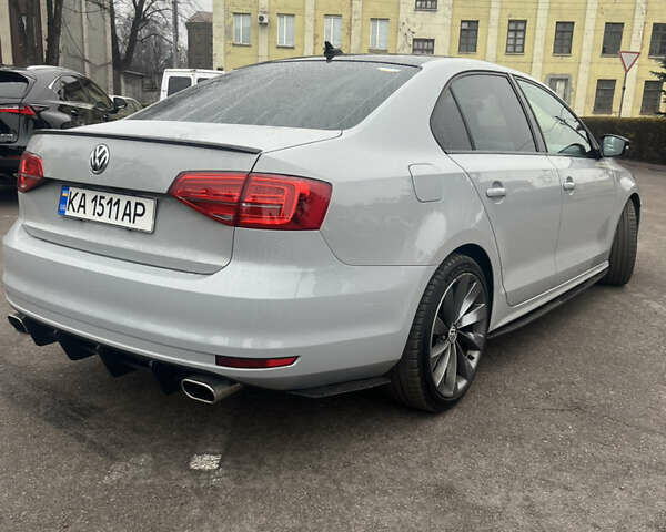 Серый Фольксваген Джетта, объемом двигателя 1.8 л и пробегом 157 тыс. км за 13500 $, фото 7 на Automoto.ua